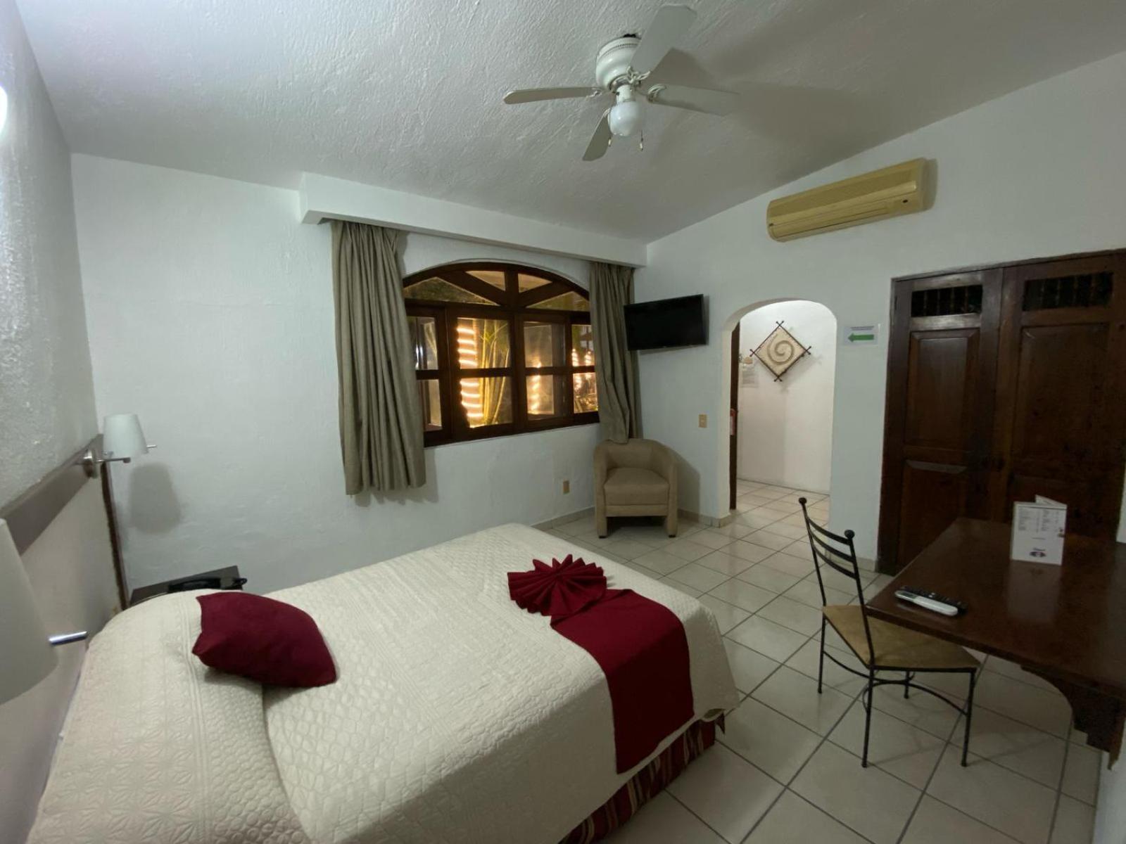 Hotel Boutique La Pergola Manzanillo Exterior photo